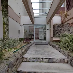 https://aptocentro-floripa-04.santa-catarina-brasil.com